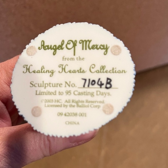 Nurse Figurine, Angel of Mercy from the Healing Hearts Collection - Picture 7 of 10